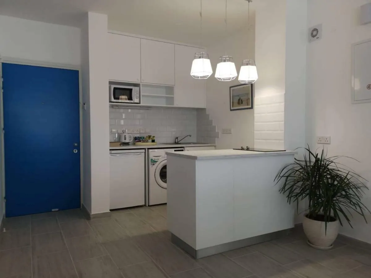 아파트 Luxury Penthouse 1Br-Seafront-Seasonal Pool-Central 라르나카 키프로스