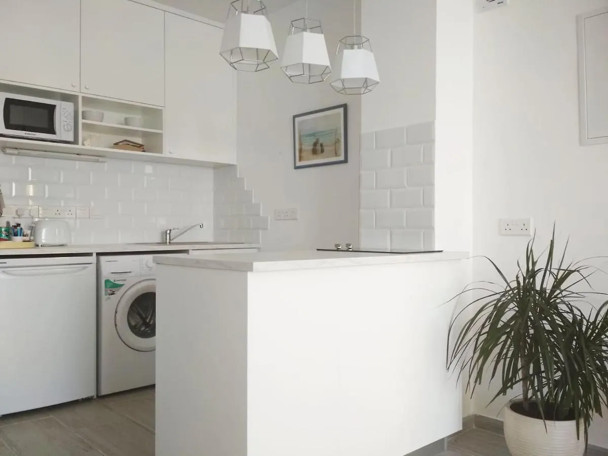 아파트 Luxury Penthouse 1Br-Seafront-Seasonal Pool-Central 라르나카
