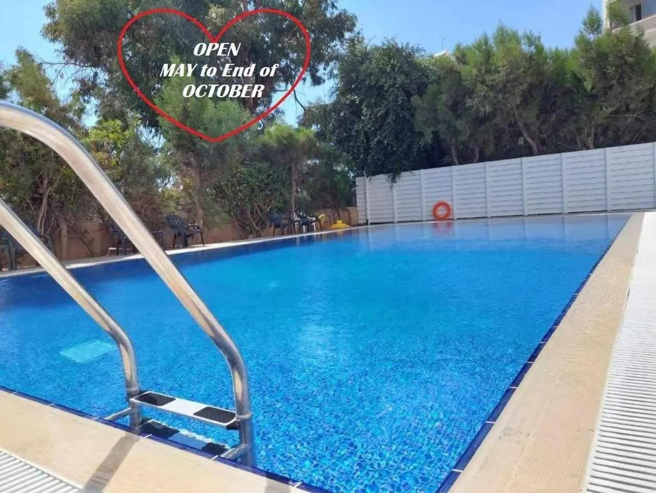 Apartment Luxury Penthouse 1Br-Seafront-Seasonal Pool-Central Larnaca Cyprus