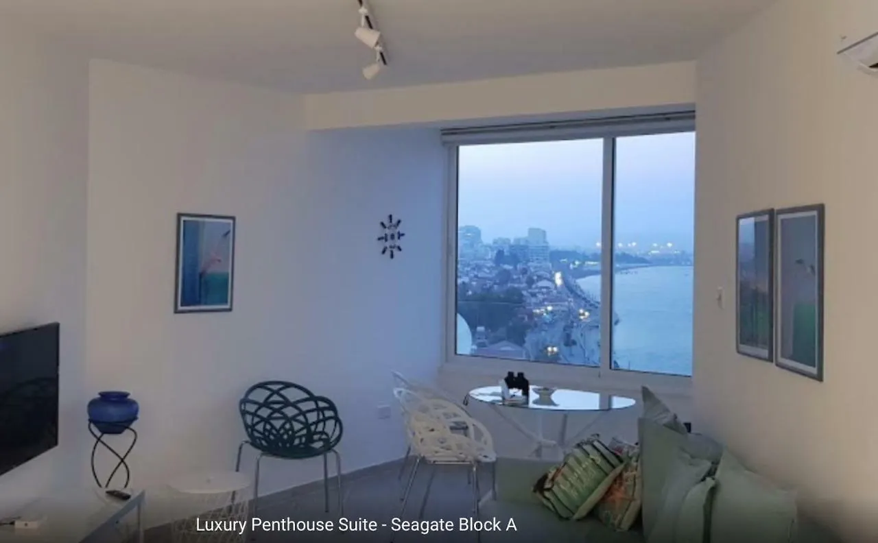 Luxury Penthouse 1Br-Seafront-Seasonal Pool-Central Larnaca 0*,  Cyprus