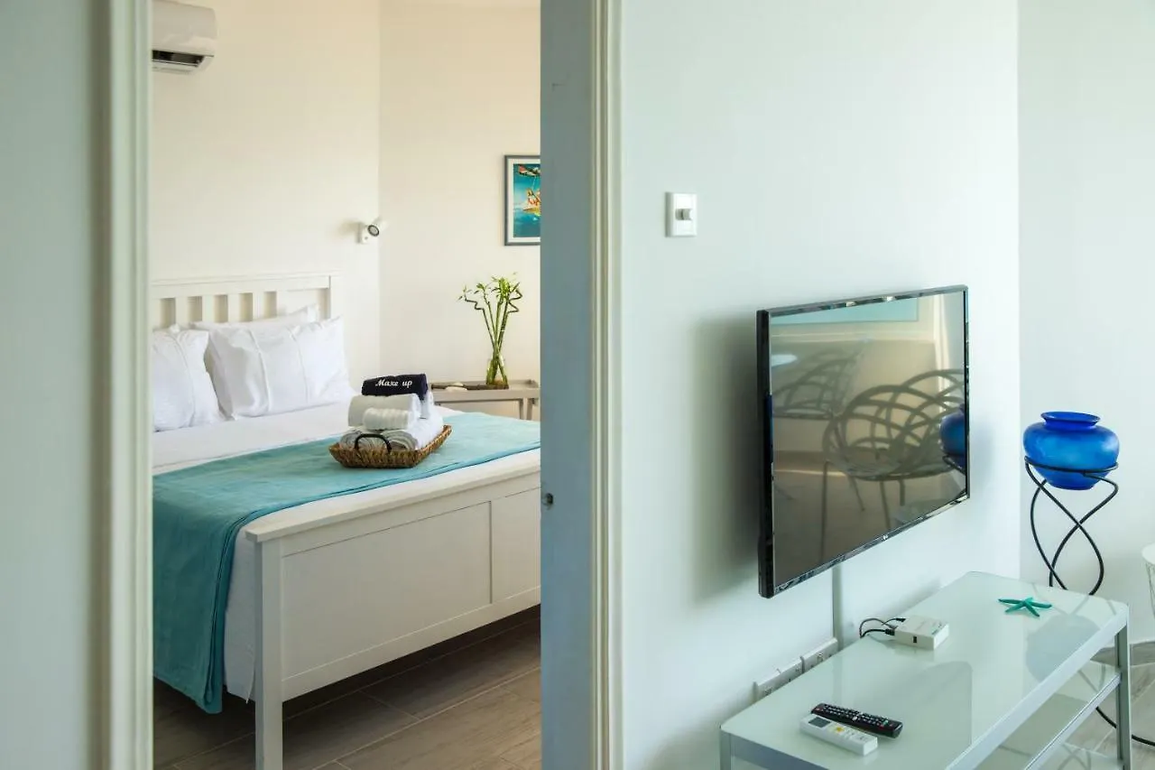 Luxury Penthouse 1Br-Seafront-Seasonal Pool-Central Larnaca