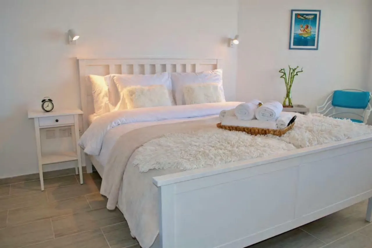 Apartment Luxury Penthouse 1Br-Seafront-Seasonal Pool-Central Larnaca