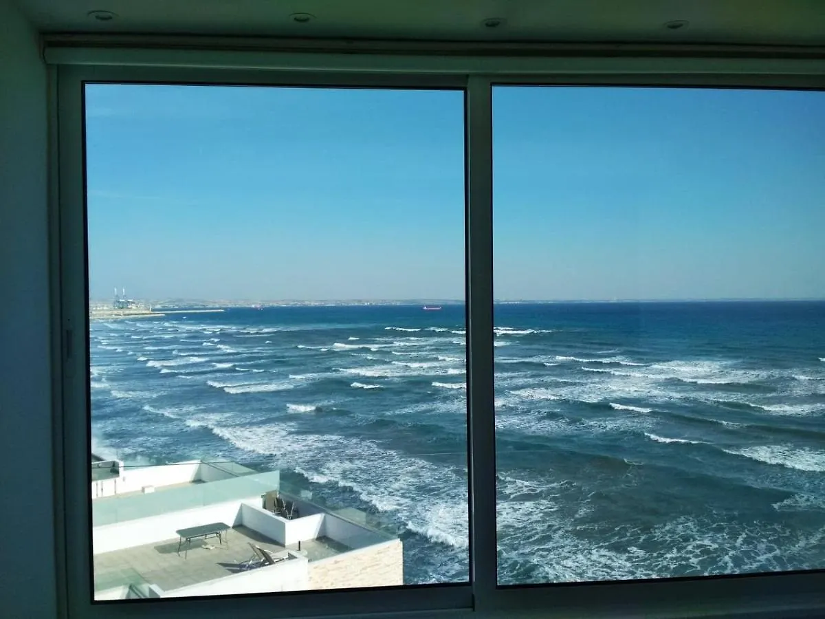 Apartament Luxury Penthouse 1Br-Seafront-Seasonal Pool-Central Larnaca